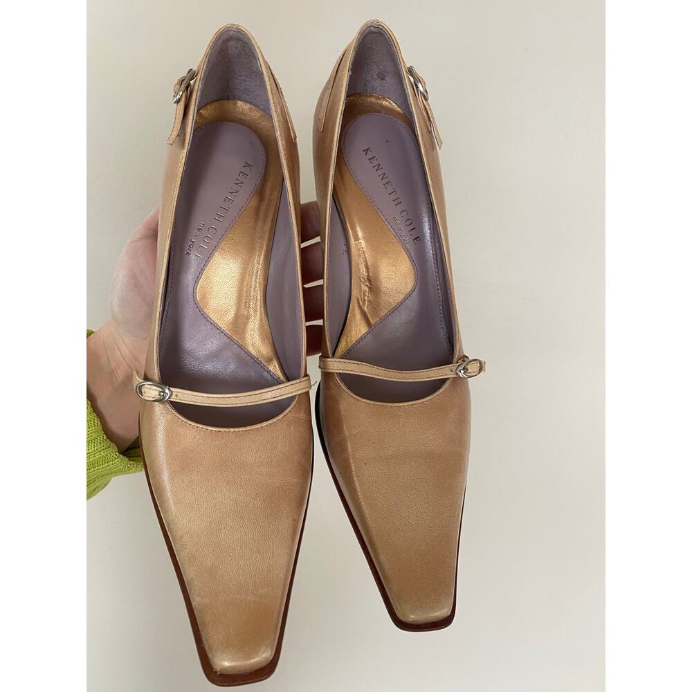 Kenneth Cole New York Y2K Gold “Backstage” Leather Heels Pumps Size 6-6.5
